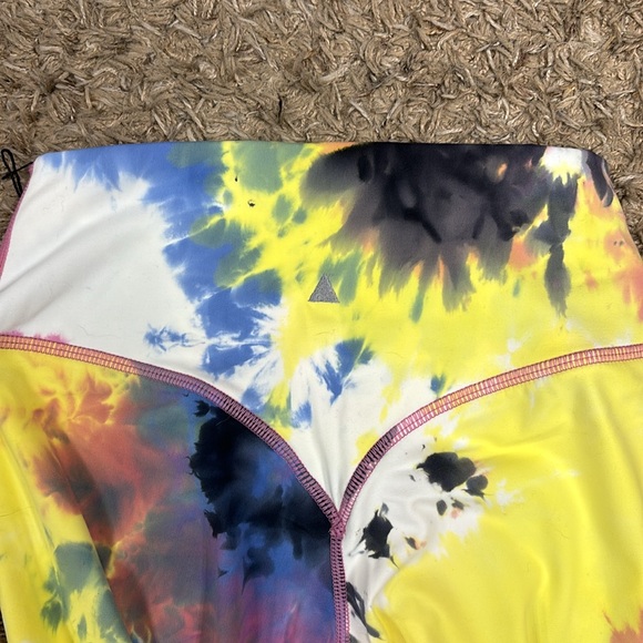 Vitality Leggings - Picture 6 of 8